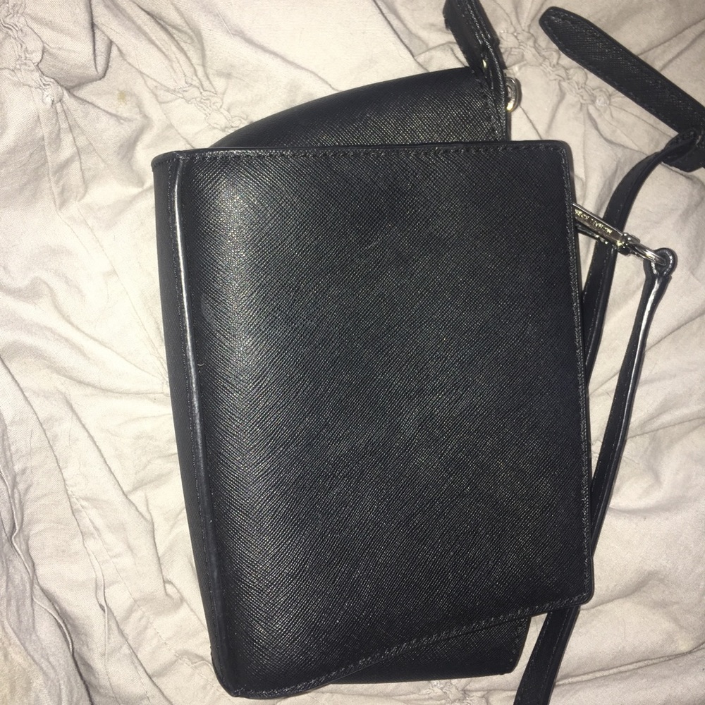 Micheal kors black mini purse - Picture 2 of 6